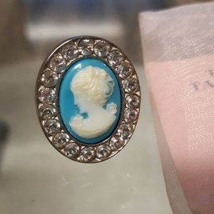 Tarina Tarantino cameo ring